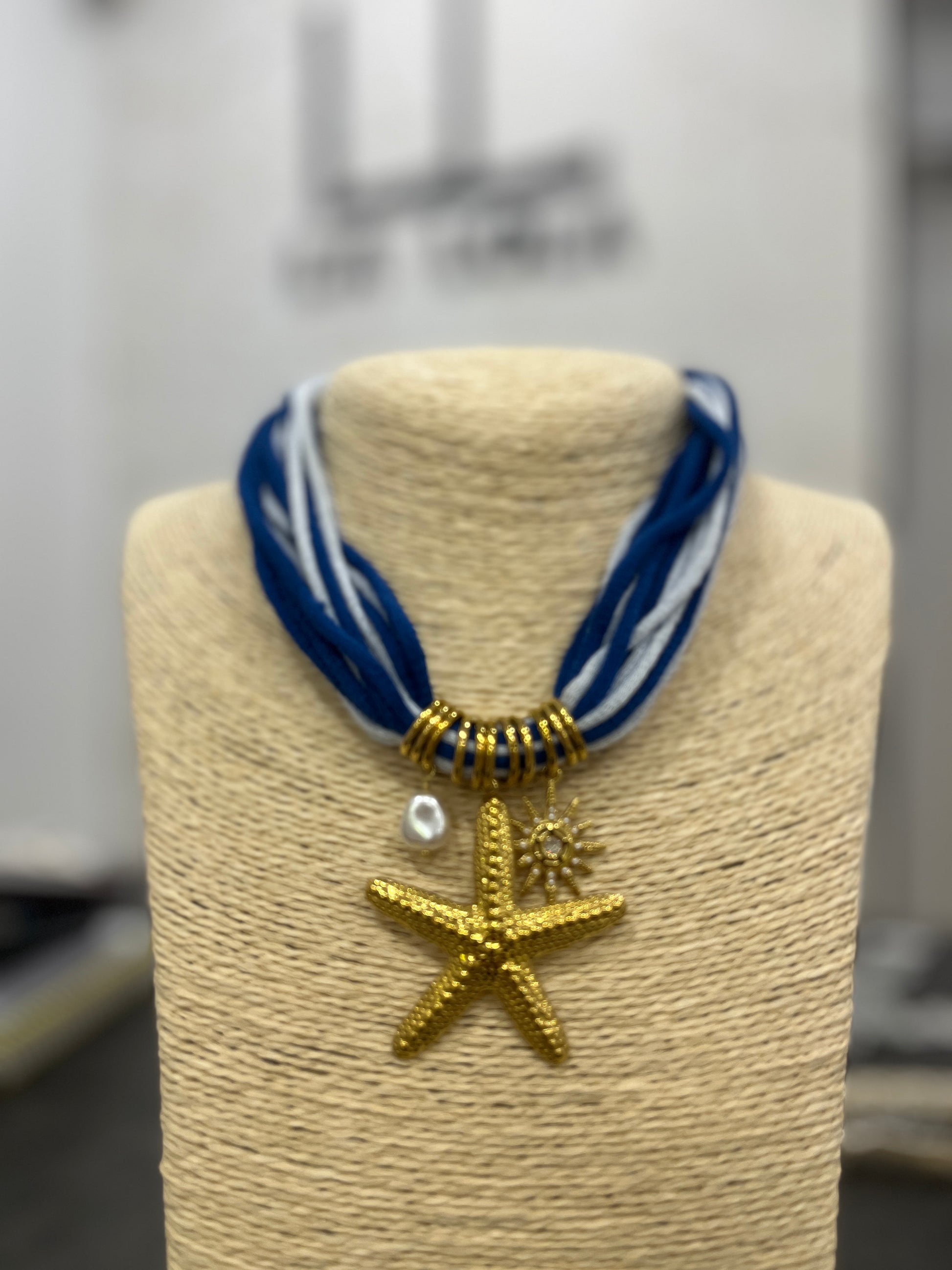 COLLAR BLUE