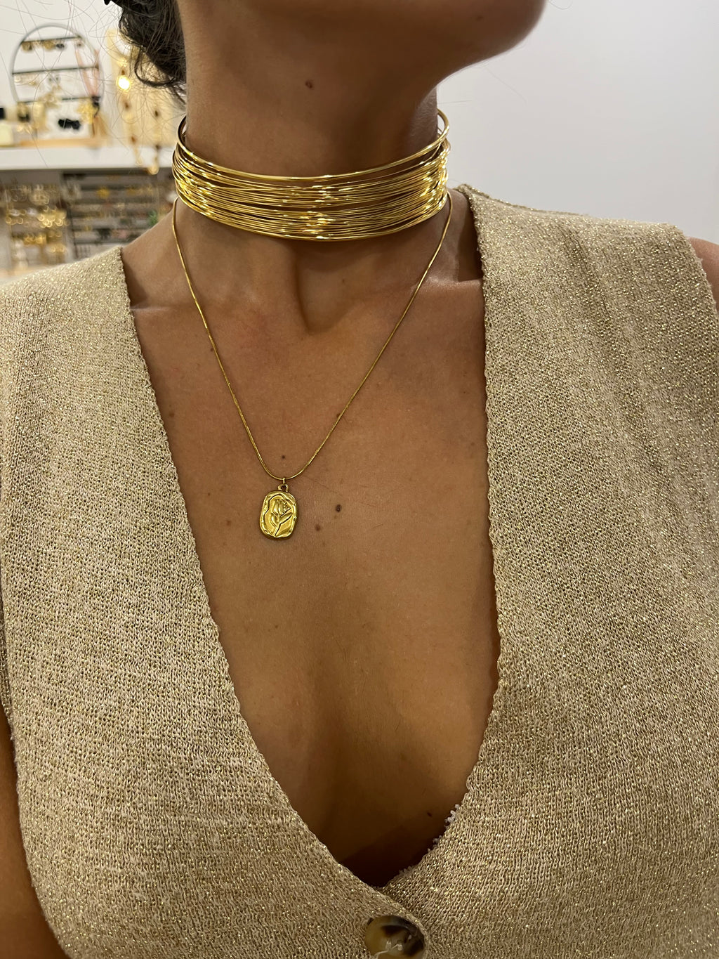 CHOKER