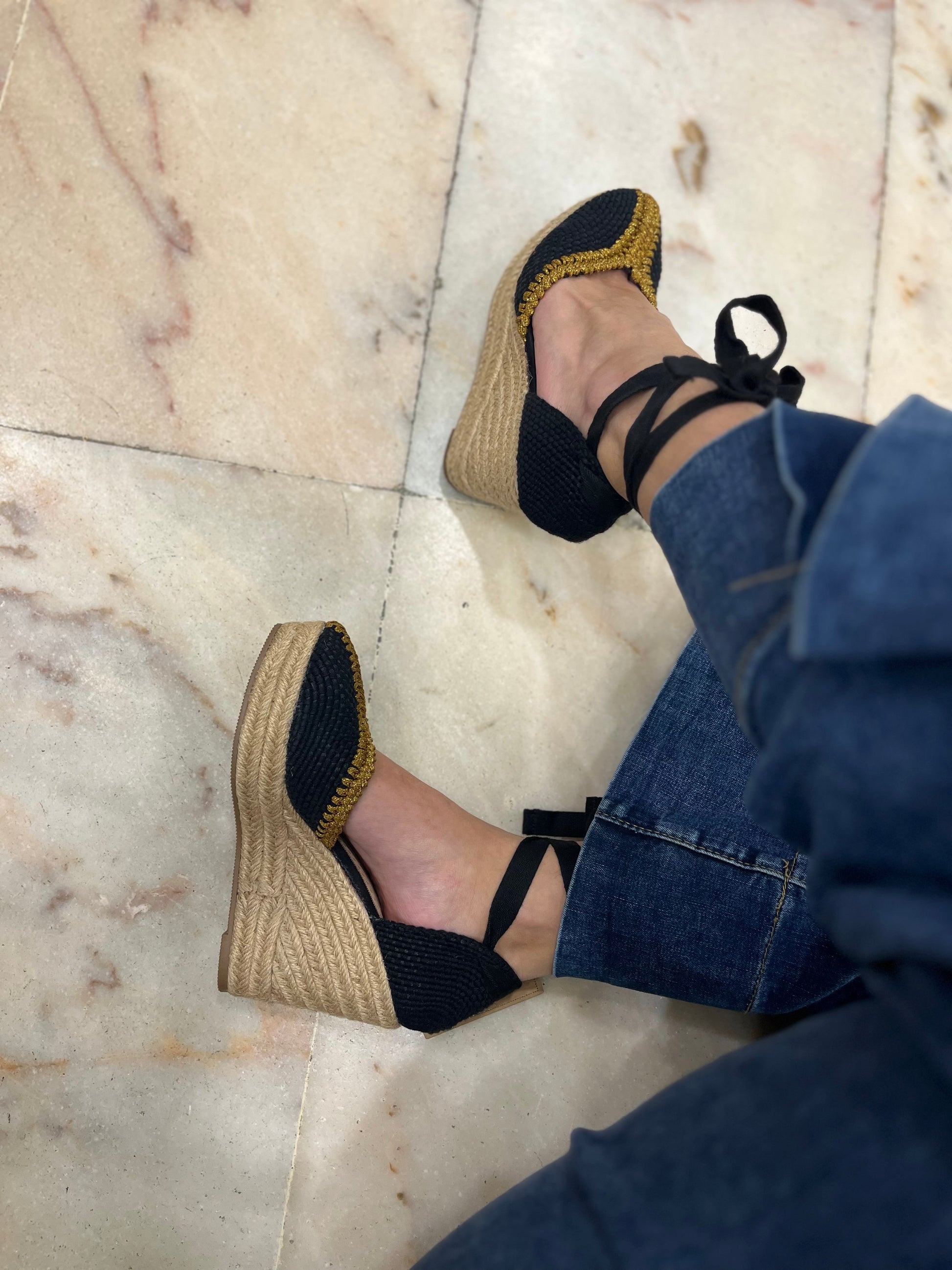 Cuñas Corina