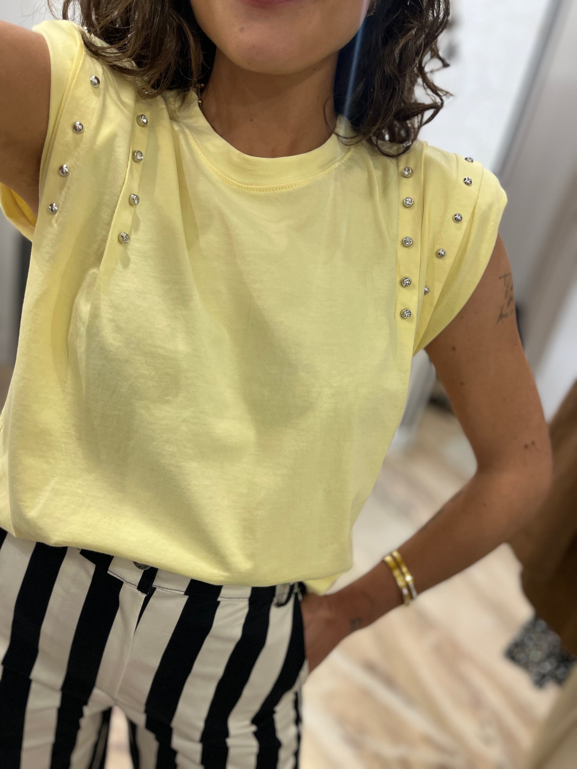 CAMISETA HOMBRERAS