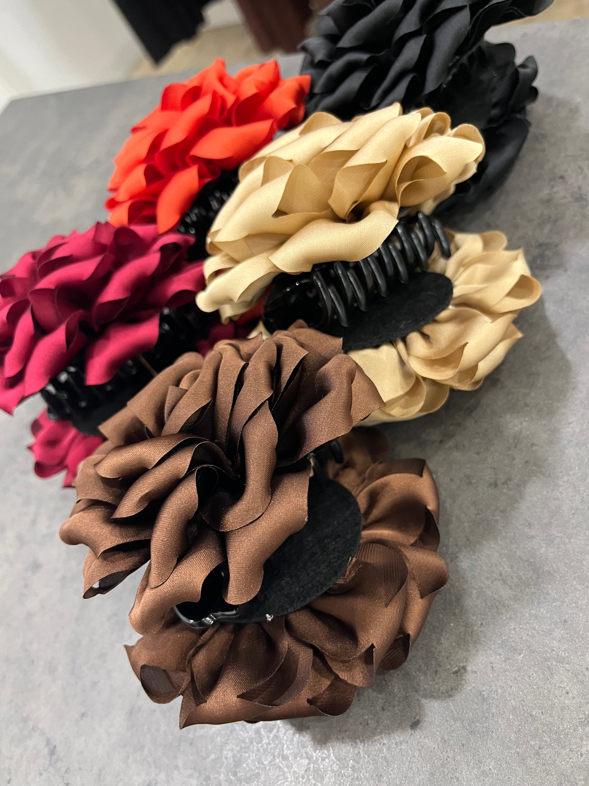 Pinza flor textil