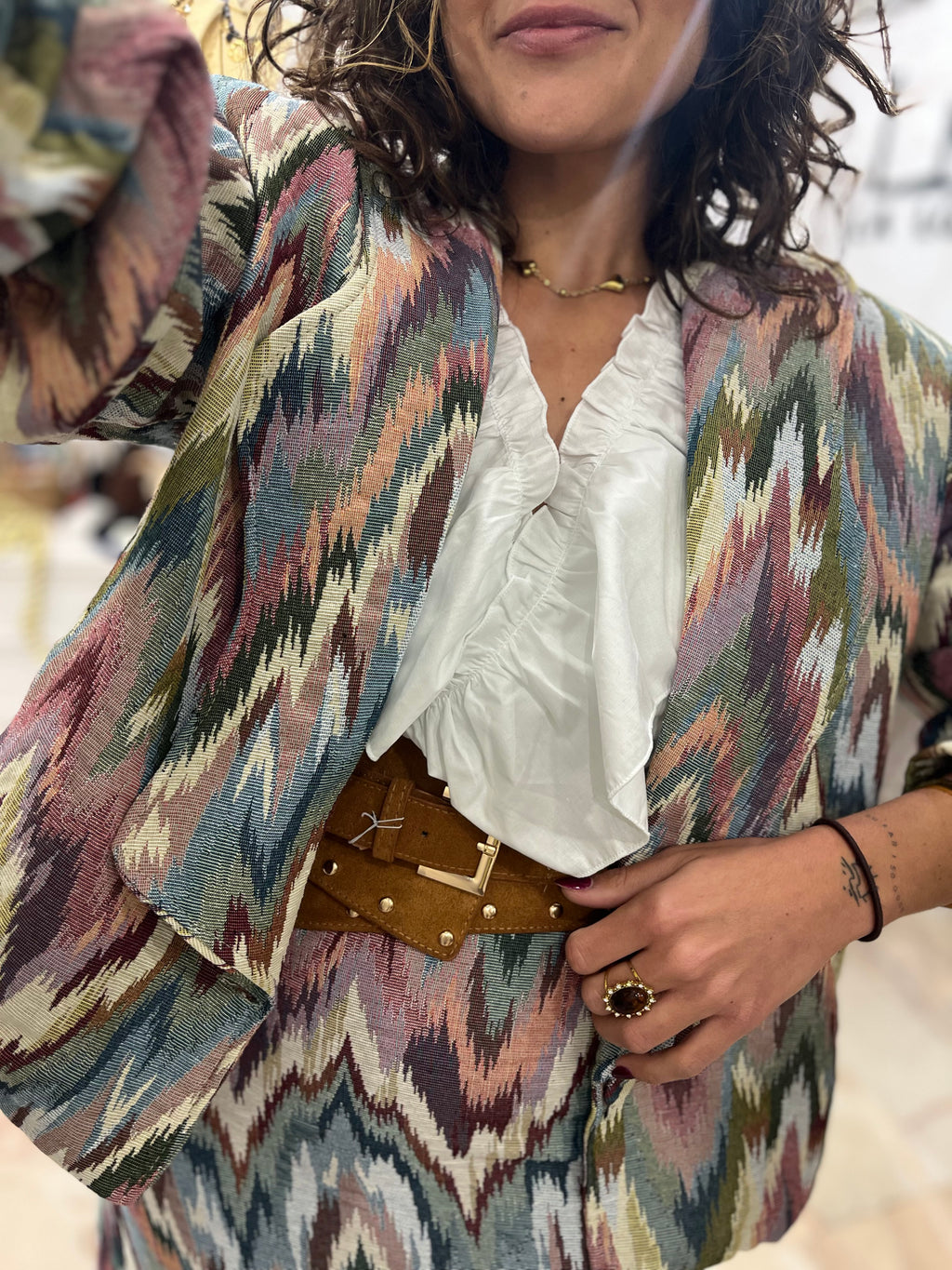 CHAQUETA BORDADA