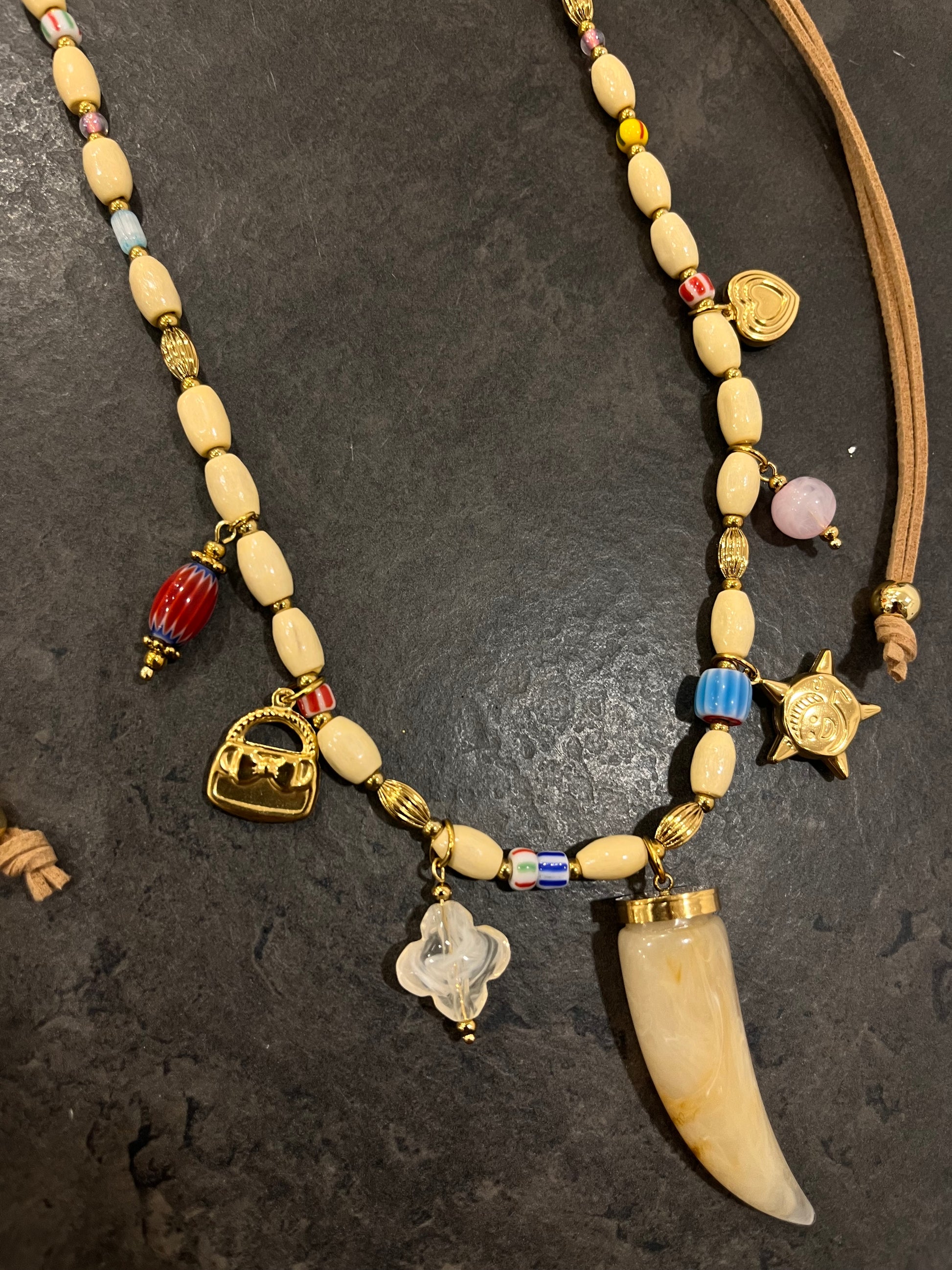 COLLAR CUERNO
