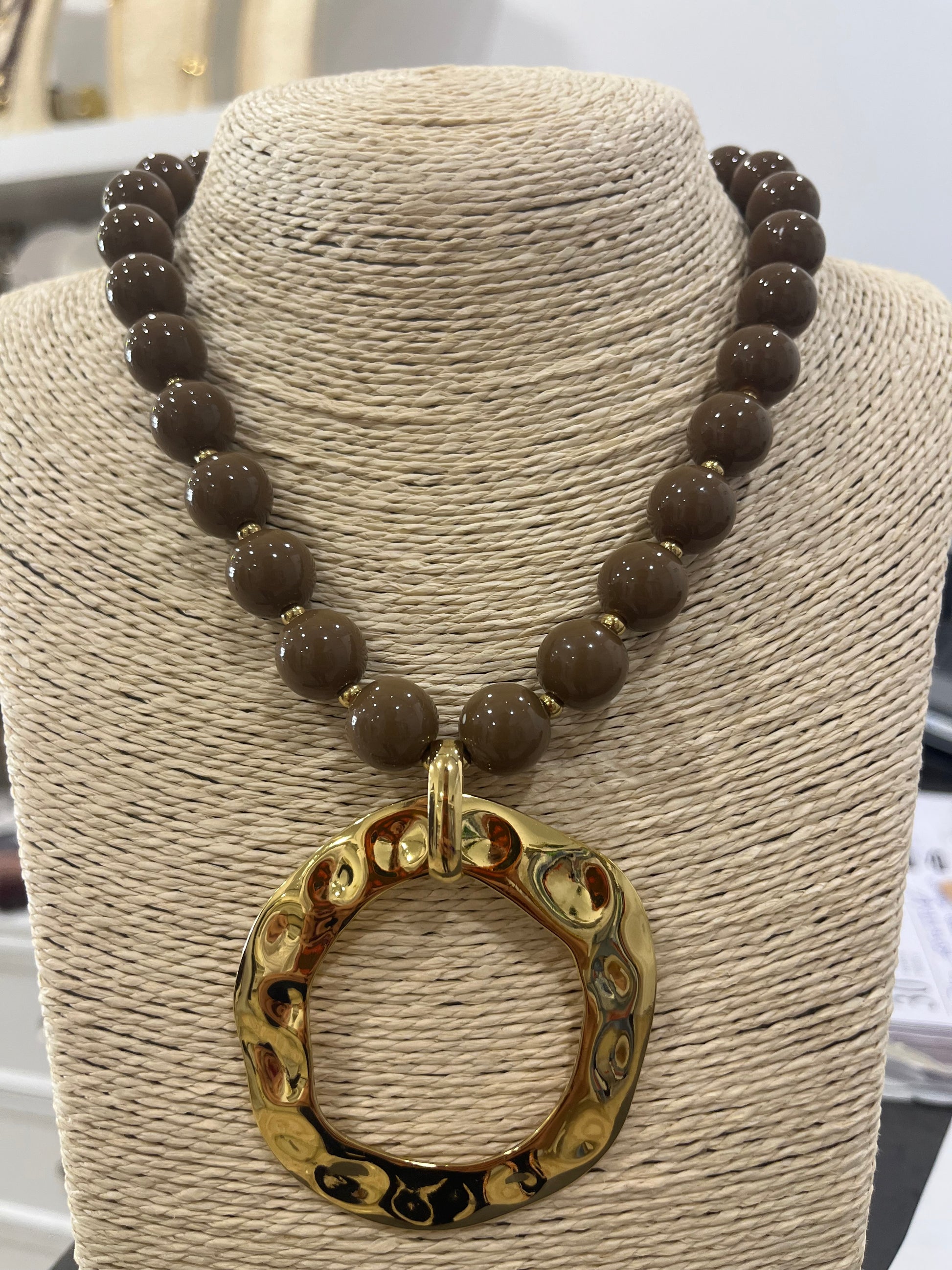 COLLAR