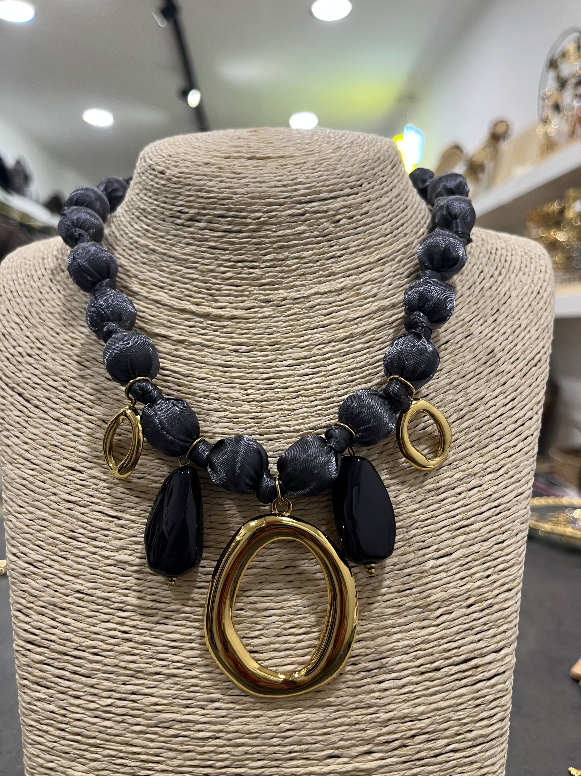 COLLAR