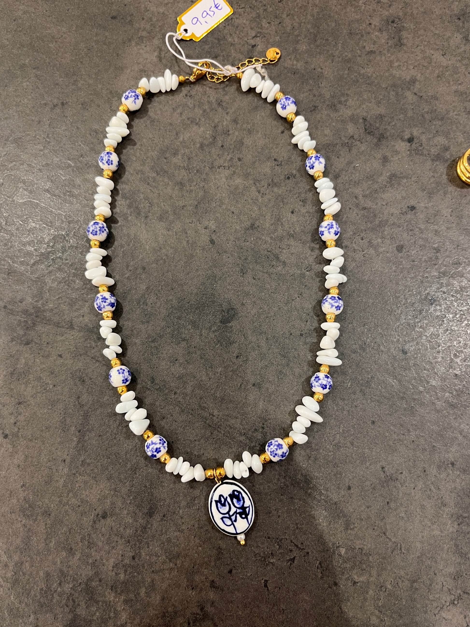 COLLAR