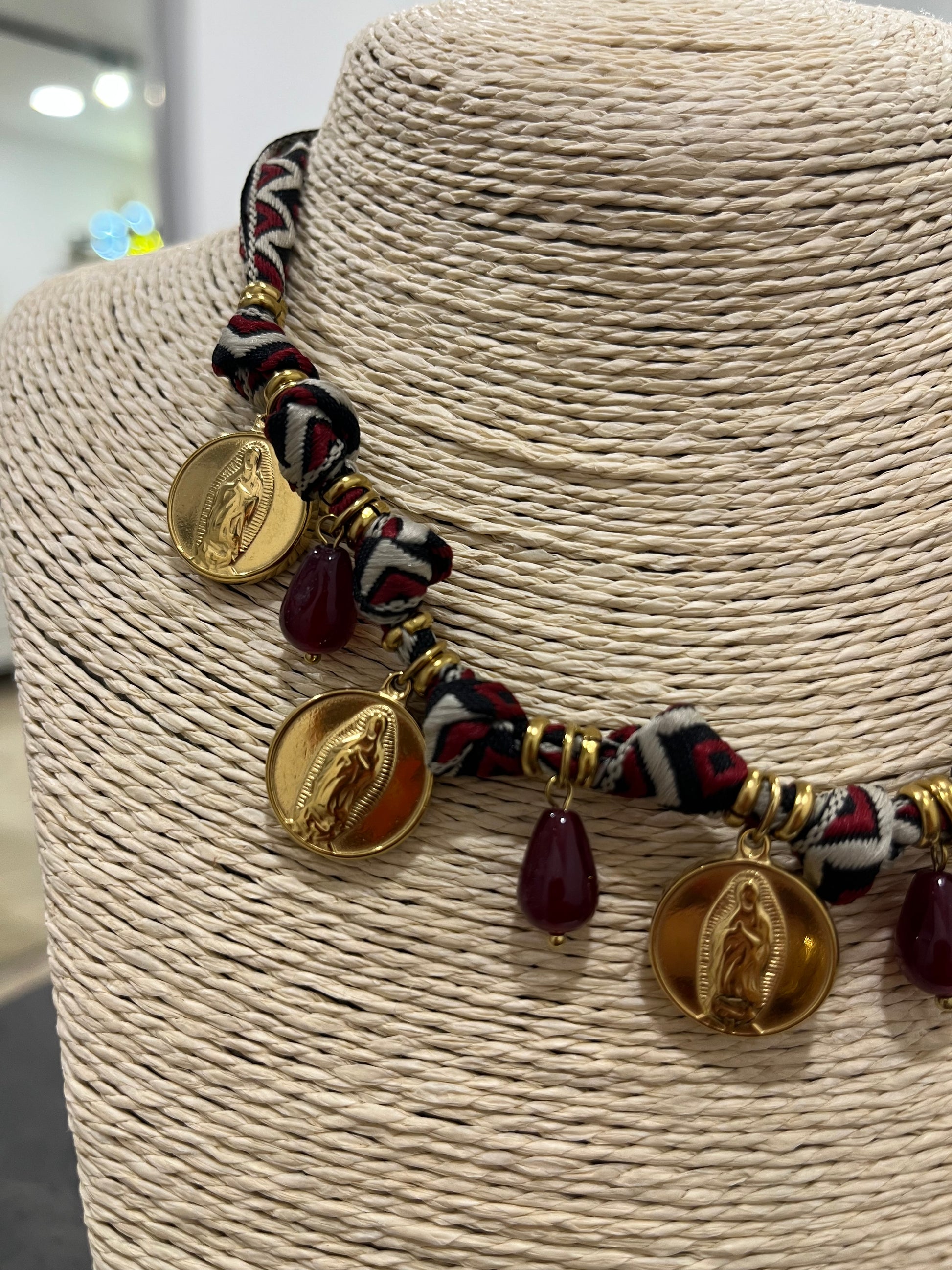 COLLAR