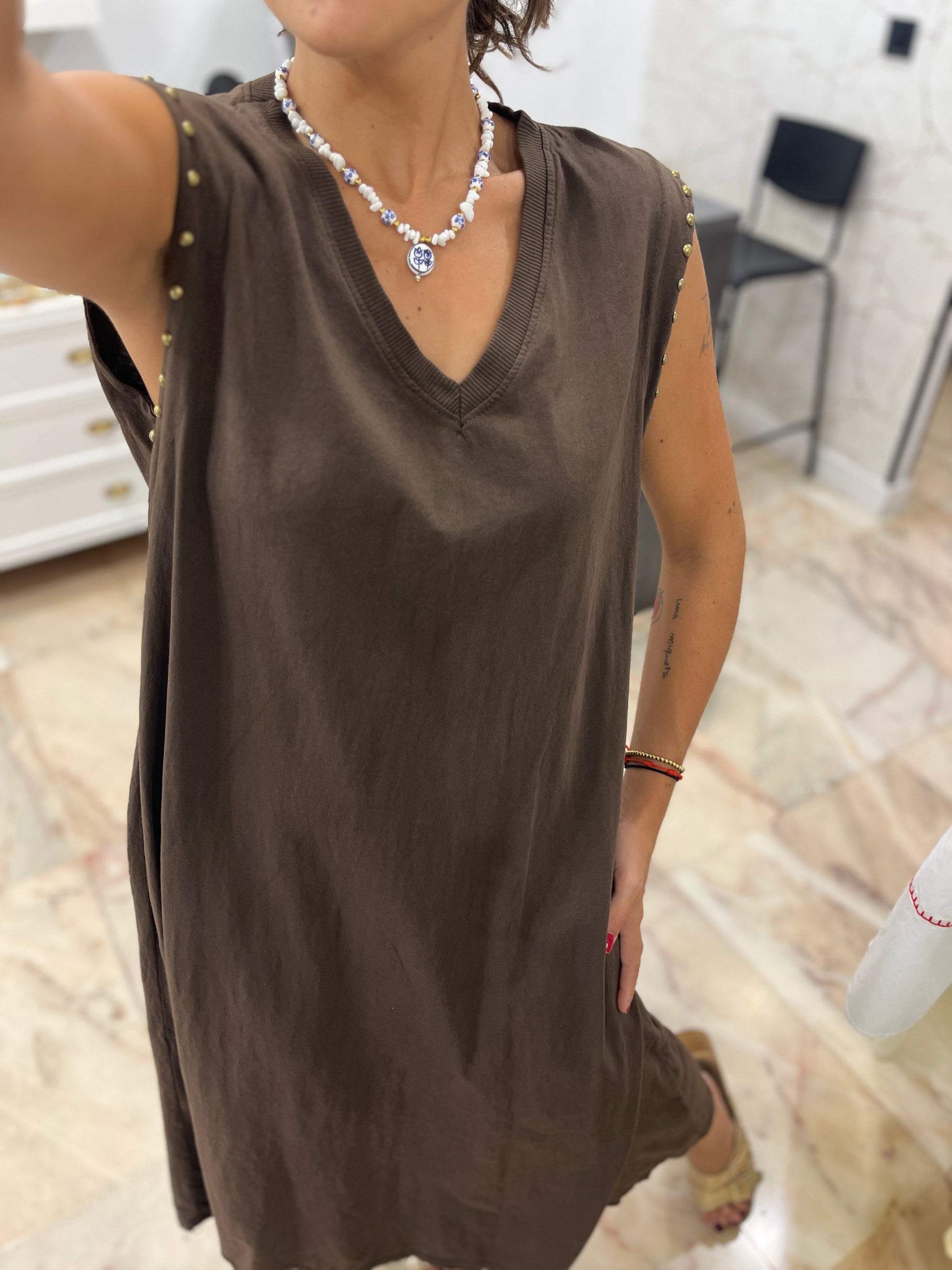 VESTIDO TACHUELAS
