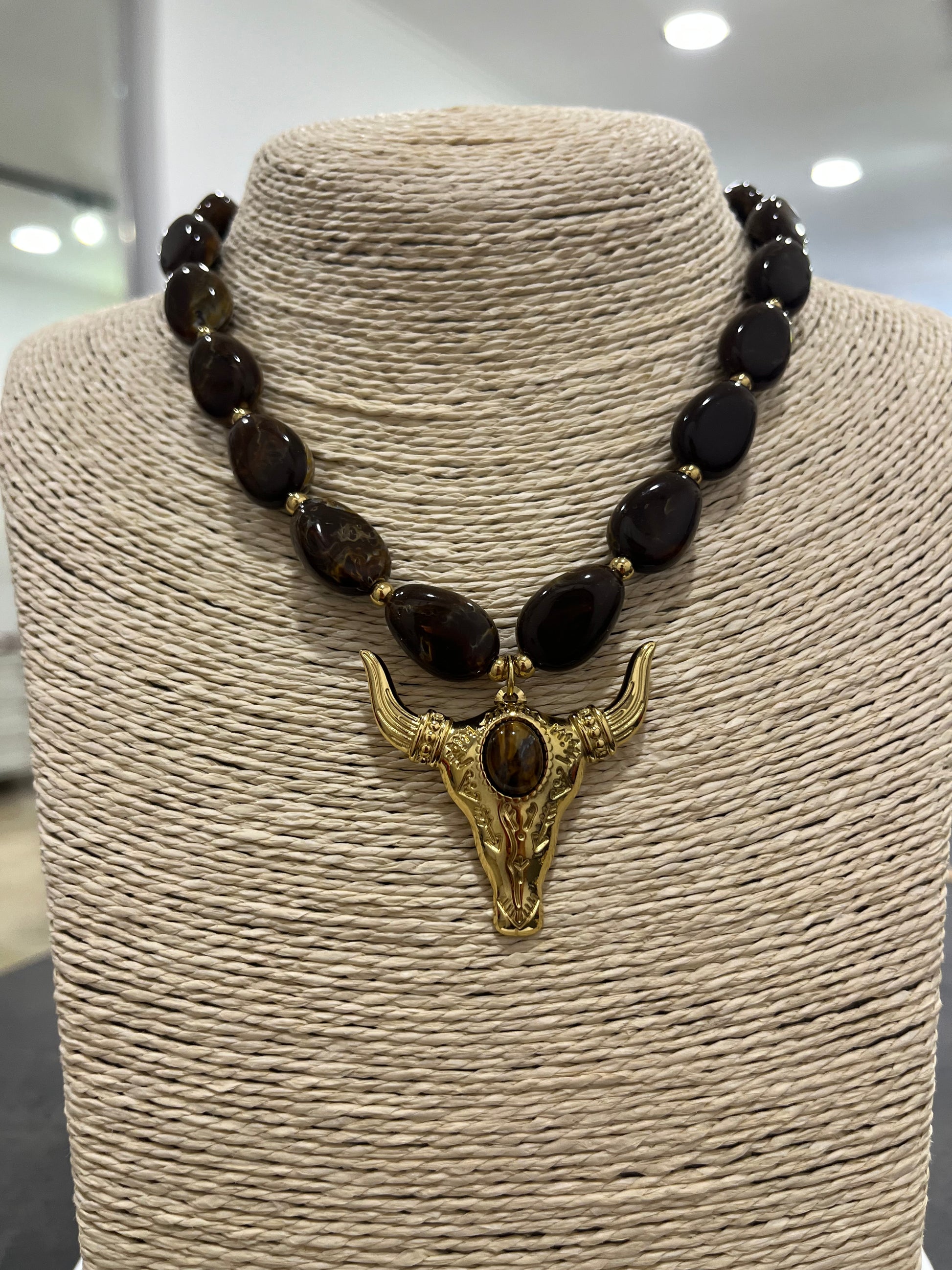 COLLAR