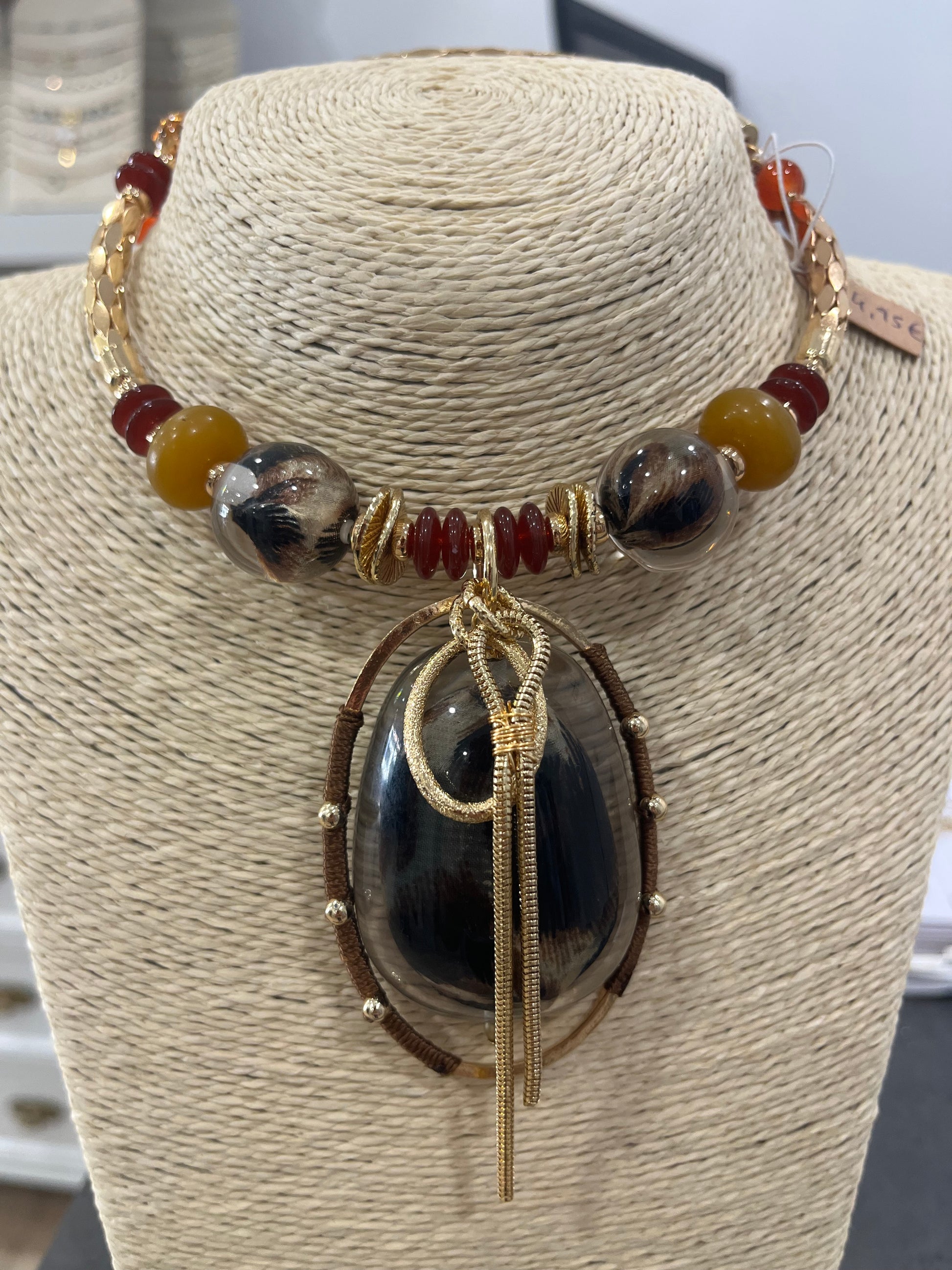 COLLAR