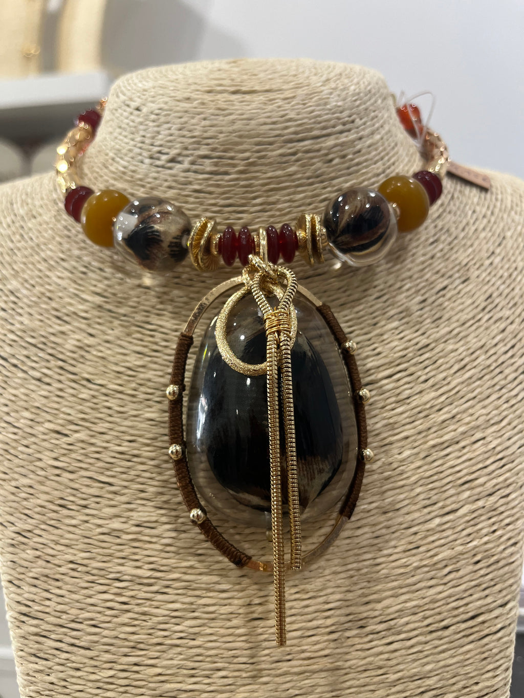 COLLAR