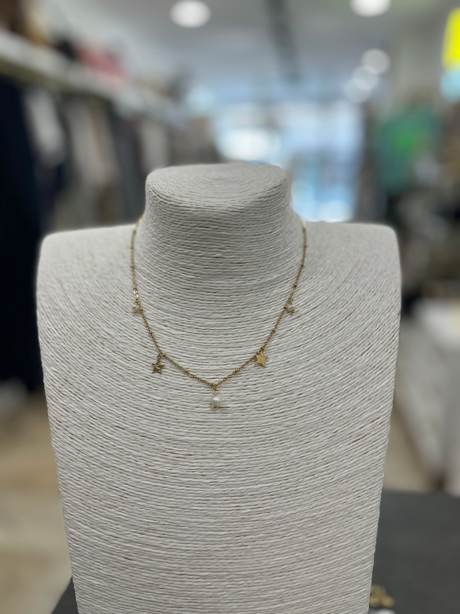 COLLAR STAR