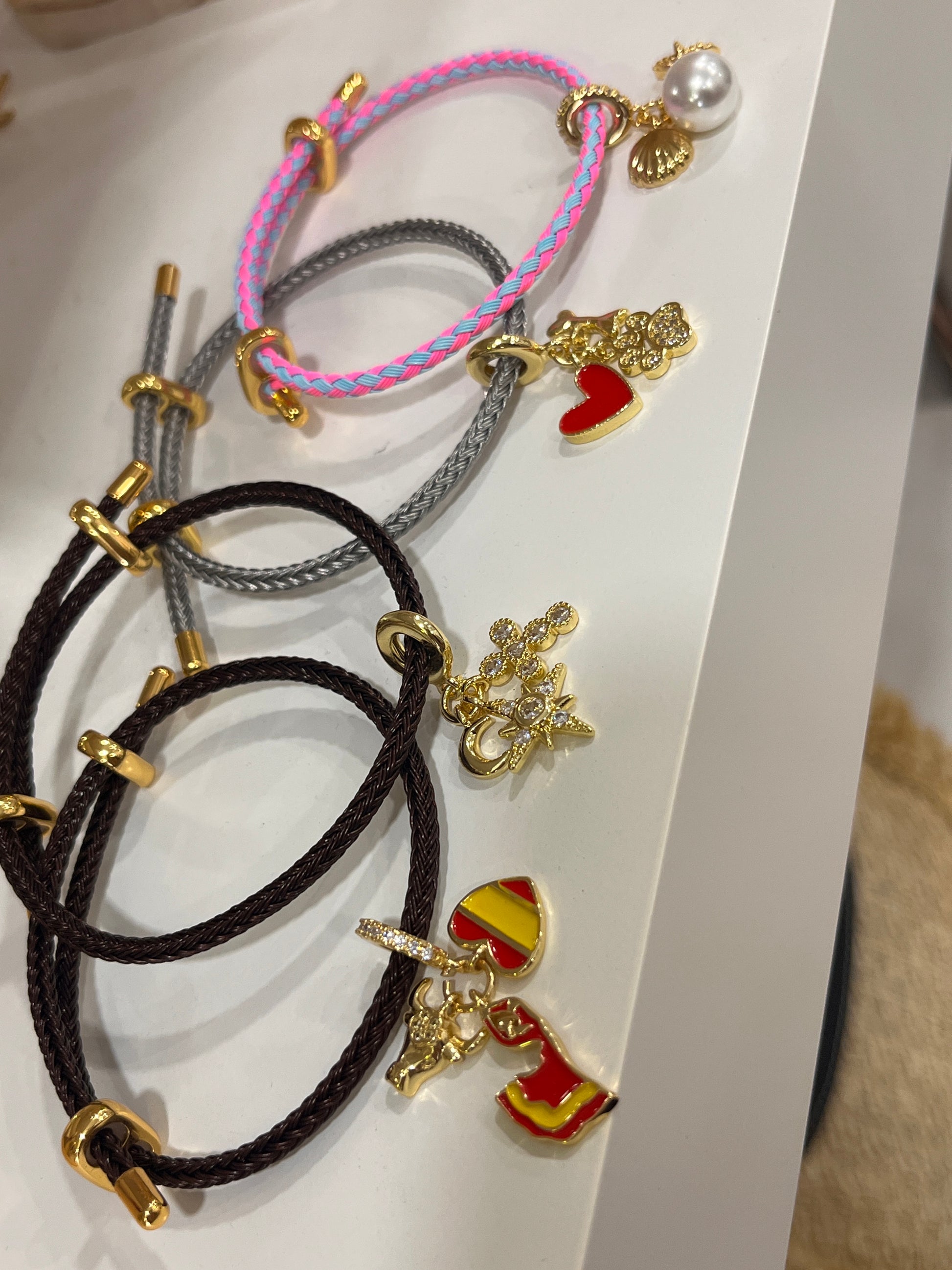 Pulsera con charms especial