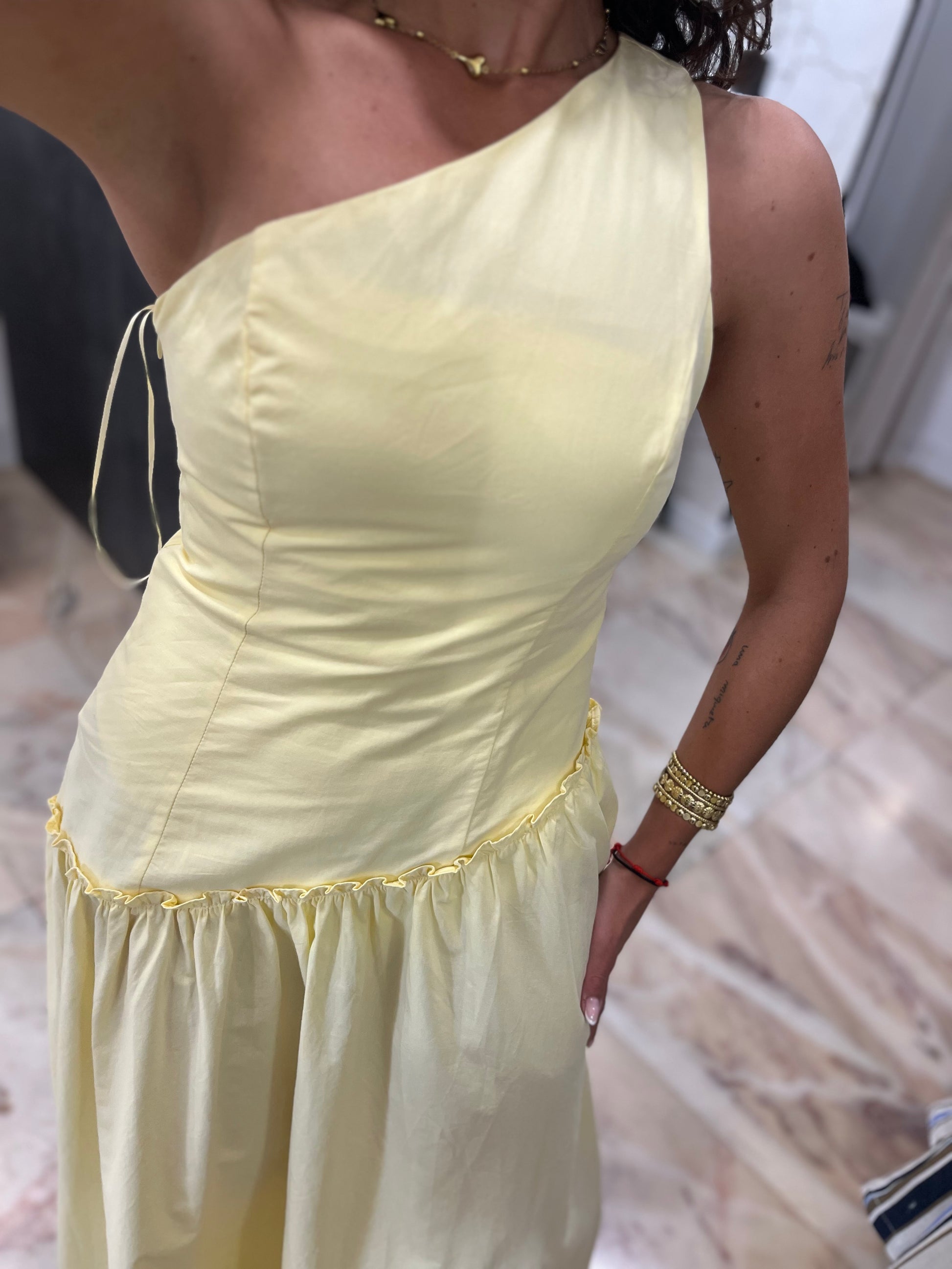 VESTIDO MANTEQUILLA