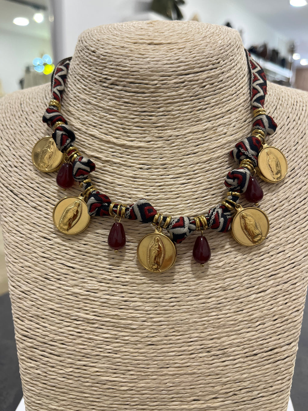 COLLAR