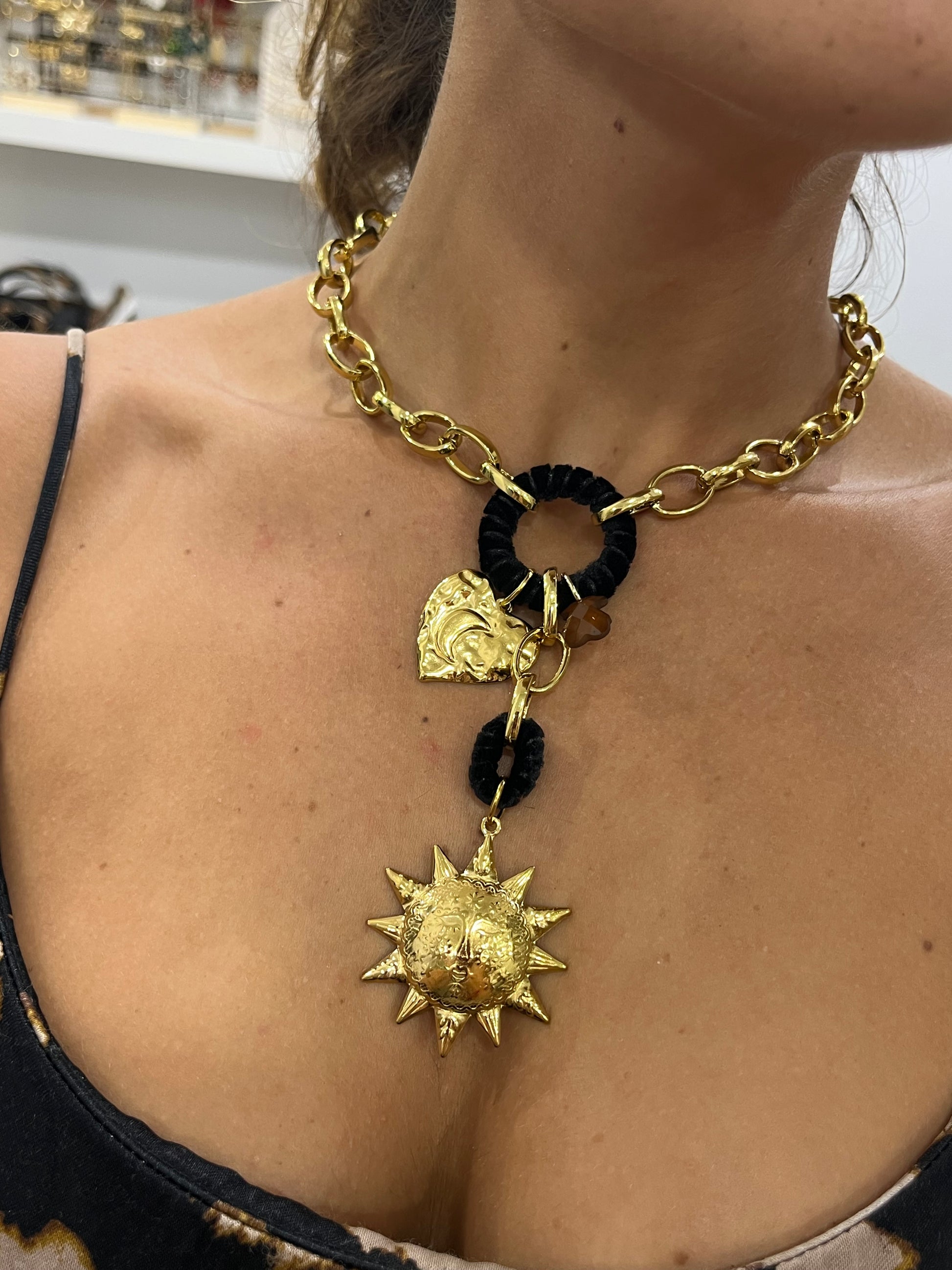 COLLAR
